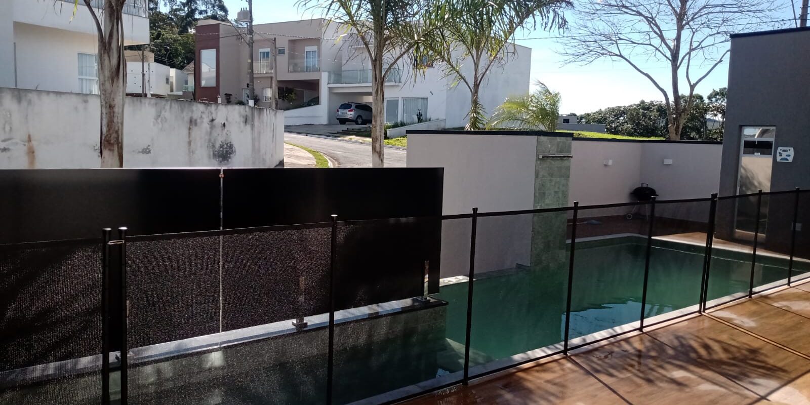 Ceca de proteção para piscina