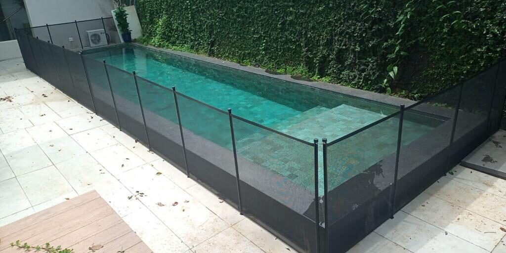 zona de segurança na piscina