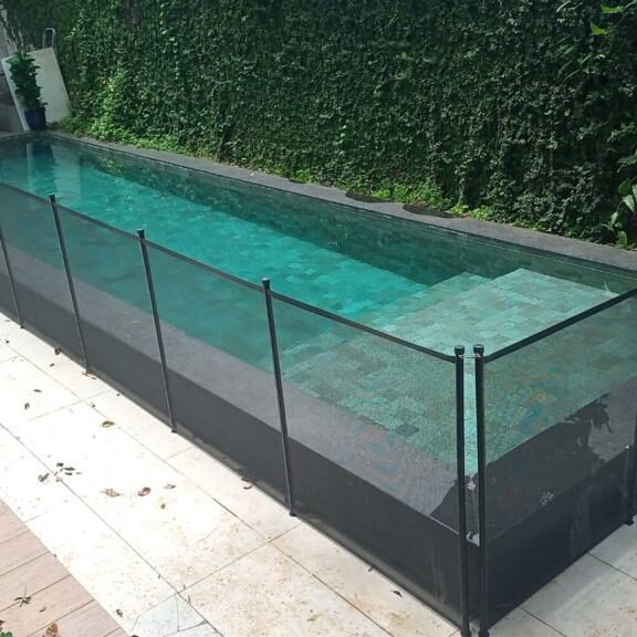 zona de segurança na piscina