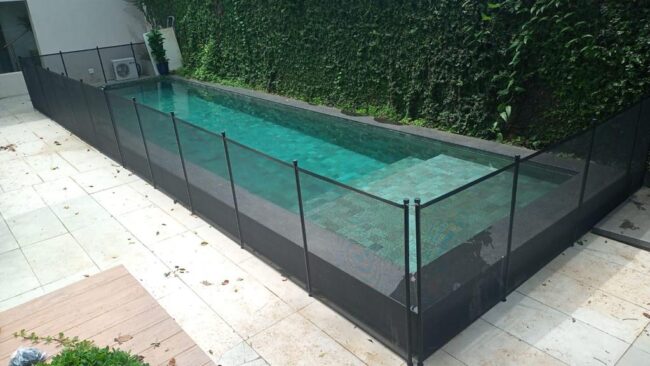 zona de segurança na piscina