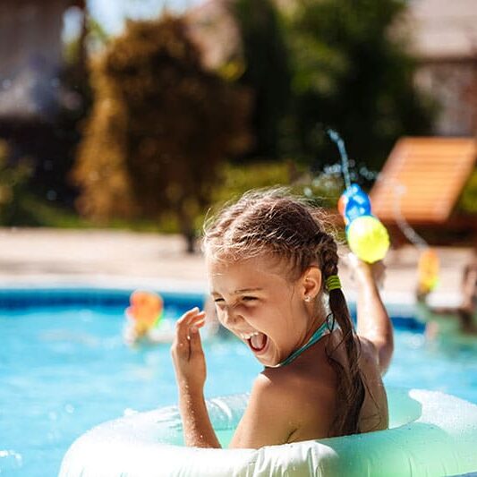 uso adequado de boia na piscina