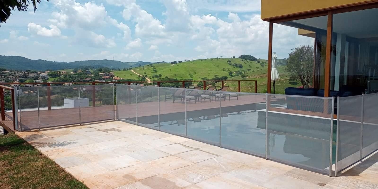 como limpar a cerca de piscina