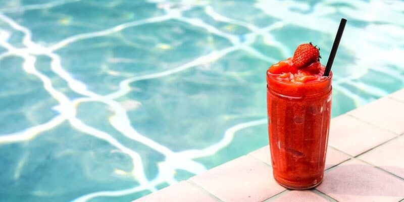 drinks sem álcool na piscina