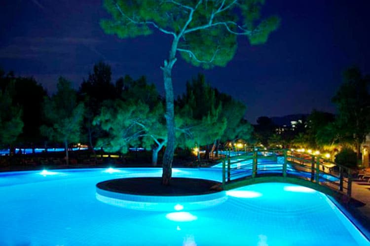 iluminação para piscina