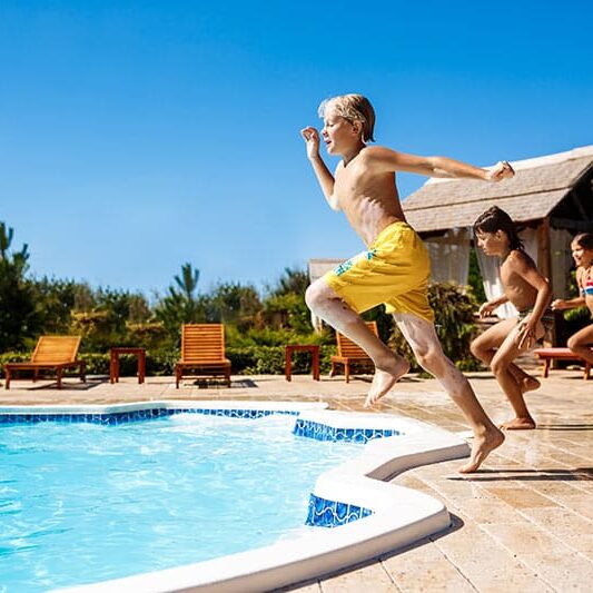 uso recreativo na piscina