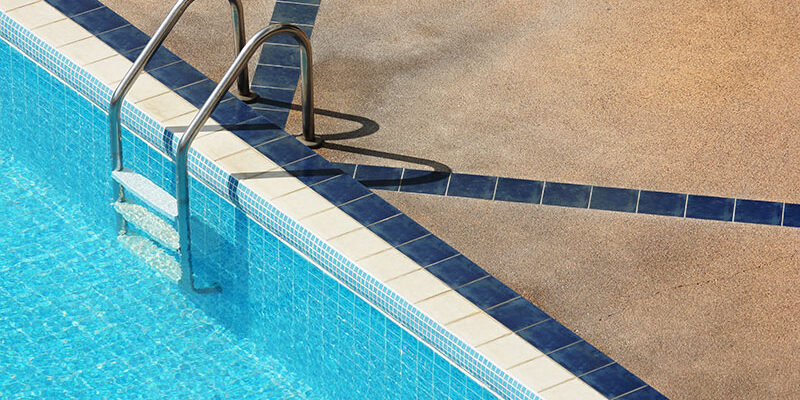 limpeza borda da piscina