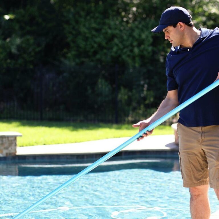 O que faz um piscineiro?