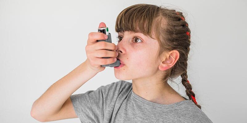 natação com asma na piscina
